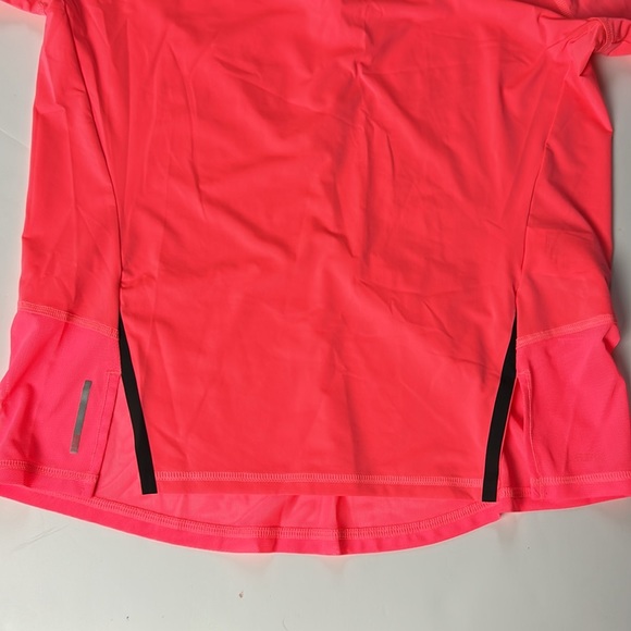 Puma runner ID, Tee color: ignite pink. Size L & NWT ✨Host Pick ✨ - Picture 14 of 14